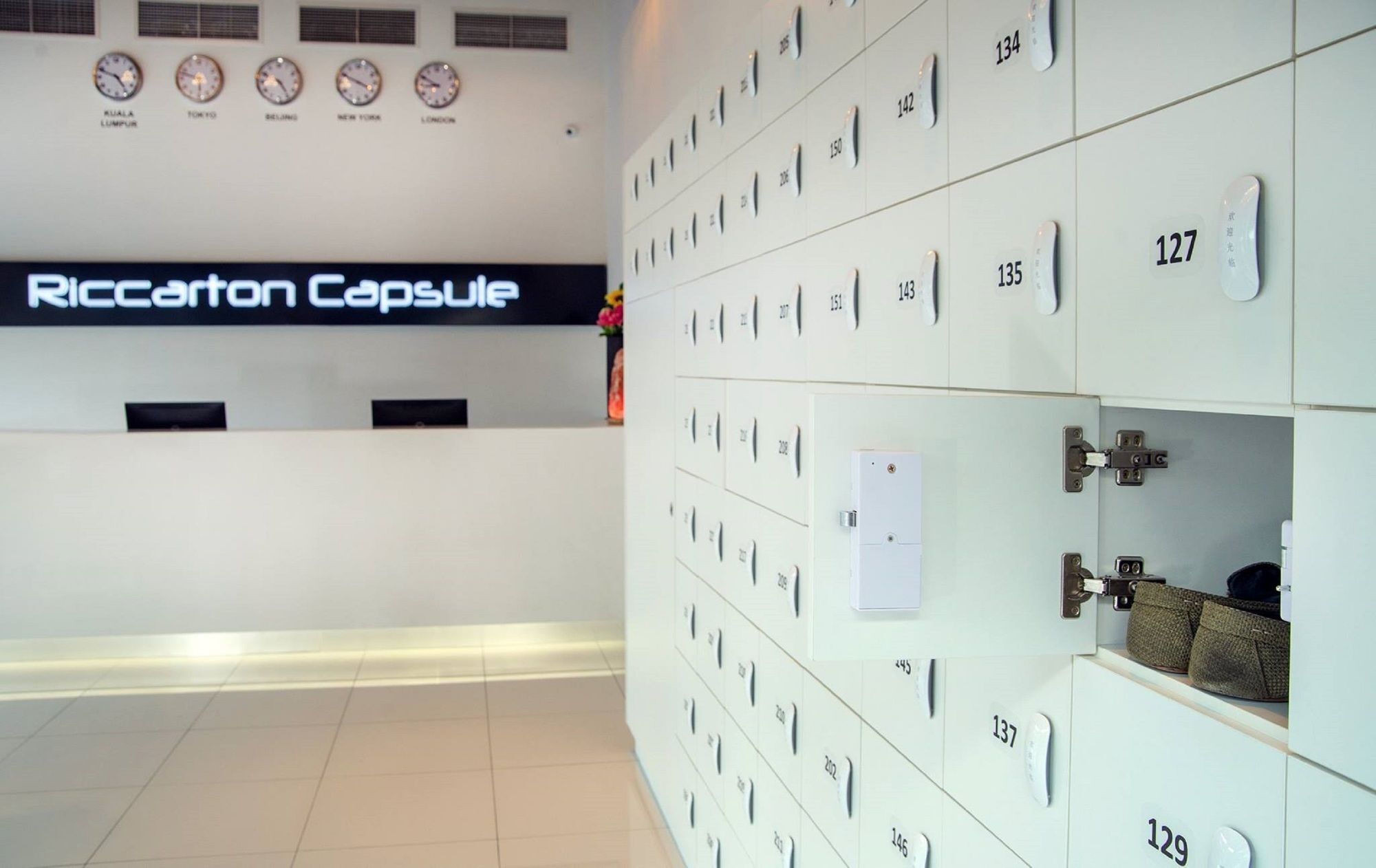 Riccarton Capsule Hotel Kuala Lumpur Exterior foto